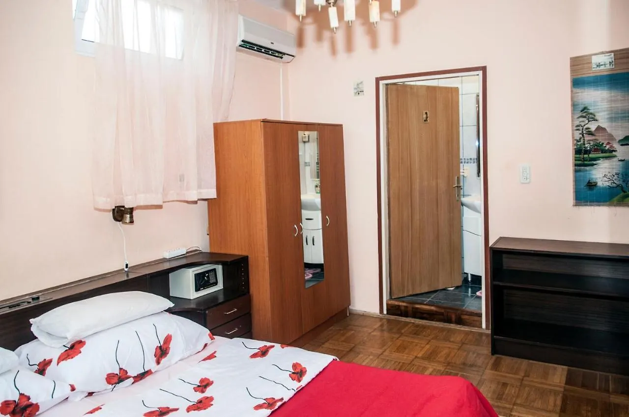 Apartment Roza تروغير